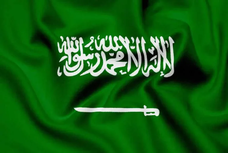 Flag of Saudi Arabia with flight support services.